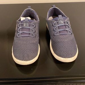 Olukai boys alapa Li size 2